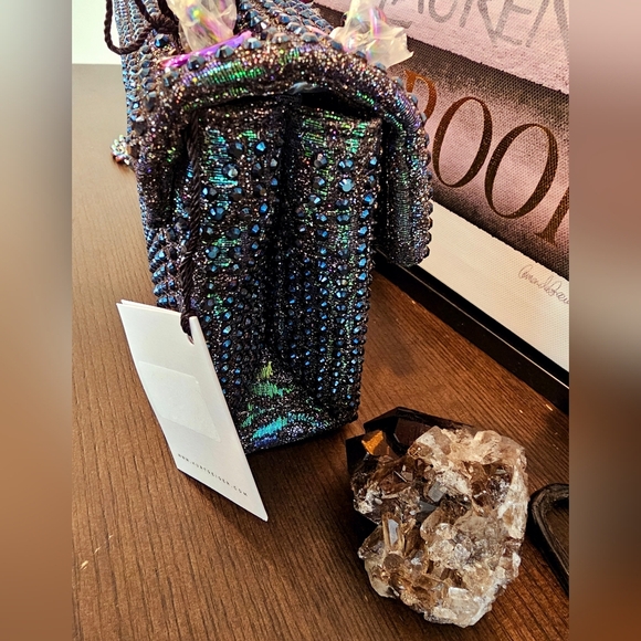 Kurt Geiger London Brixton Convertible Crossbody Bag. - Picture 4 of 11